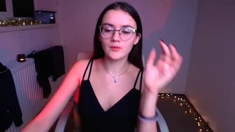 Snapshot of ketrin_pirsss chatting on December 29, 2024, 11:18 pm Ketrin online show from December 29, 2024, 11:18 pm