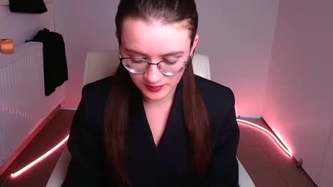 Snapshot of ketrin_pirsss chatting on February 7, 2025, 4:37 am Ketrin online show from February 7, 2025, 4:37 am