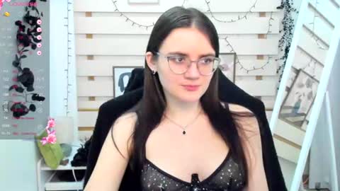 Snapshot of ketrin_pirsss chatting on January 8, 2026, 8:22 pm Ketrin online show from January 8, 2026, 8:22 pm