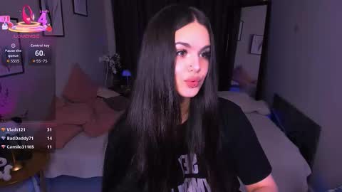 KETTY online show from September 18, 2025, 2:41 pm
