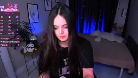 KETTY online show from October 8, 2025, 2:47 pm