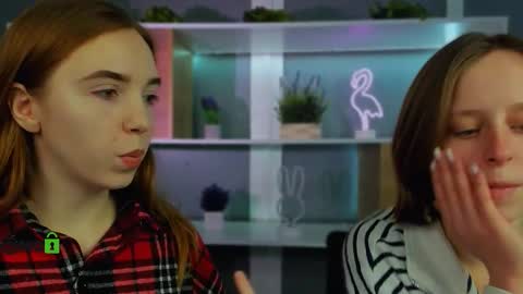 keuli_li online show from February 2, 2026, 12:59 pm