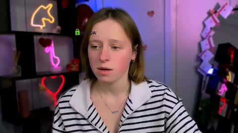 keuli_li online show from February 11, 2026, 5:56 am