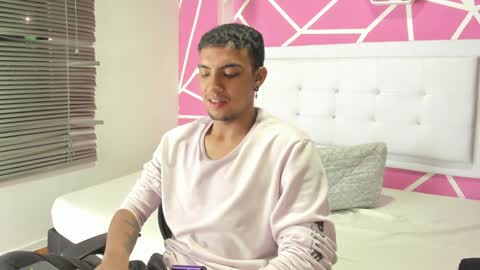 Snapshot of keviin_miller_ chatting on December 6, 2024, 11:47 pm online show from December 6, 2024, 11:47 pm