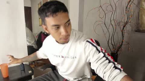 Snapshot of keviin_miller_ chatting on December 12, 2024, 12:48 am online show from December 12, 2024, 12:48 am