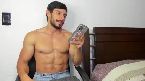 kevin_malone22 online show from November 17, 2025, 10:59 pm