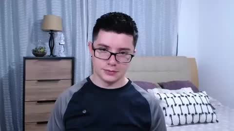 Snapshot of kevinhunts chatting on June 15, 2026, 9:39 pm Kevin online show from June 15, 2026, 9:39 pm