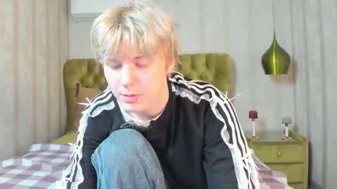 Snapshot of kevinm1lky chatting on October 17, 2025, 2:41 pm Kevin online show from October 17, 2025, 2:41 pm