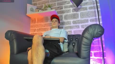 Sexy  Hot Kevin online show from December 5, 2025, 5:05 am