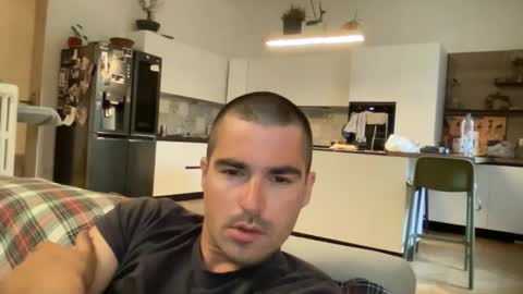 kevinpillobello online show from April 29, 2026, 4:11 pm