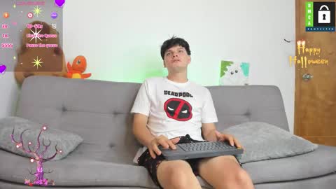 kevin and ottis online show from October 27, 2025, 4:05 am