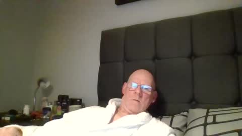 kevlooking4sez online show from December 6, 2024, 12:12 am