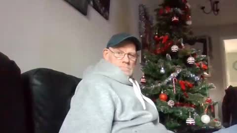 kevlooking4sez online show from December 15, 2024, 2:37 pm