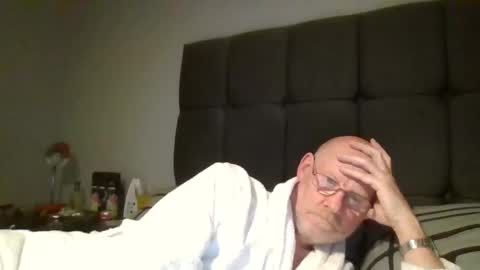 kevlooking4sez online show from March 2, 2025, 12:20 am