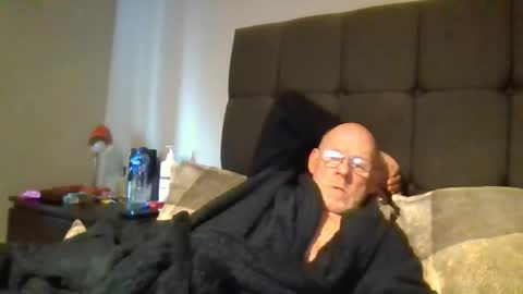 kevlooking4sez online show from October 24, 2025, 11:50 am