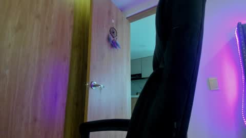 Laura online show from February 14, 2025, 4:09 pm