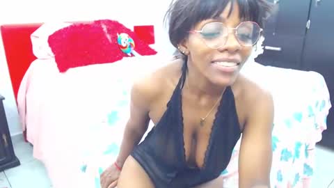 Sandy Saenz online show from February 9, 2025, 4:40 pm