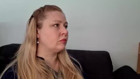 Snapshot of khaleesi0890 chatting on November 12, 2025, 10:04 am khaleesi0890 online show from November 12, 2025, 10:04 am