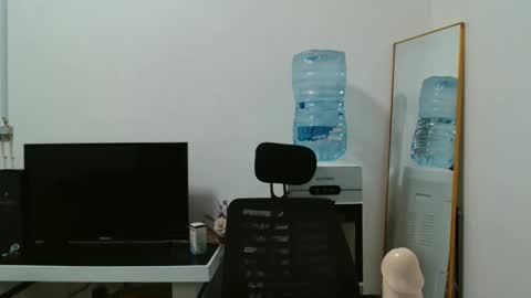 Snapshot of khaleesi7777777 chatting on November 27, 2025, 6:15 am Khaleesi online show from November 27, 2025, 6:15 am