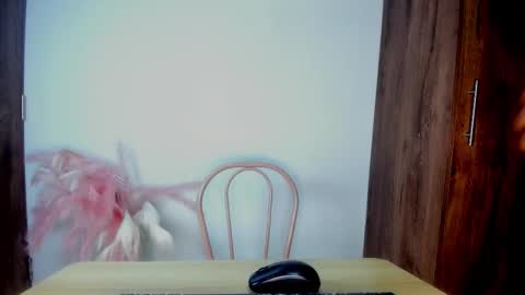 khate_smith online show from October 12, 2025, 4:28 pm