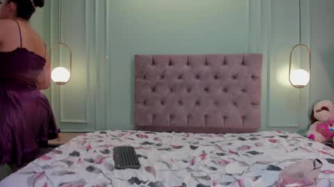 Kathe Hot online show from February 3, 2025, 7:21 pm