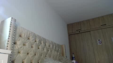 khloe33 online show from February 16, 2025, 4:09 am