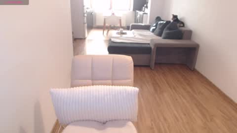 Snapshot of khloe_star chatting on January 16, 2025, 1:04 pm Khloe online show from January 16, 2025, 1:04 pm