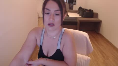 Snapshot of khloe_star chatting on October 2, 2025, 1:18 pm Khloe online show from October 2, 2025, 1:18 pm