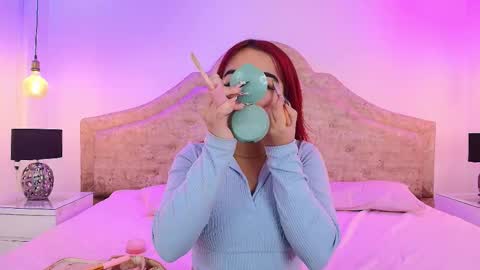 khloejohnson online show from October 3, 2025, 8:17 pm