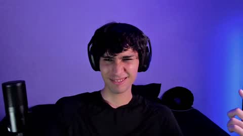 khozler_ online show from January 10, 2025, 5:26 am