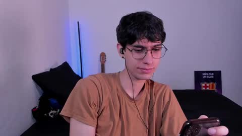 khozler_ online show from March 7, 2025, 3:08 am