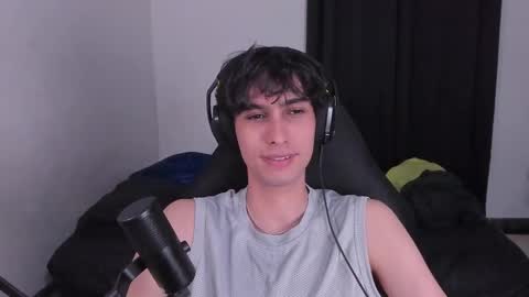 khozler_ online show from October 7, 2025, 1:14 am