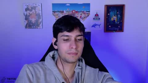 khozler_ online show from June 9, 2026, 7:09 am