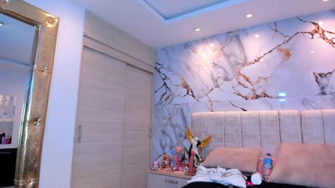    N         M online show from April 12, 2026, 1:32 am