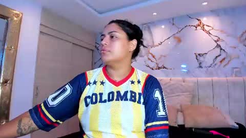 Snapshot of kiana_cream chatting on July 8, 2026, 1:15 pm N M online show from July 8, 2026, 1:15 pm