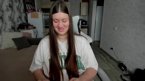 kianna_dior_ online show from November 22, 2025, 4:33 am