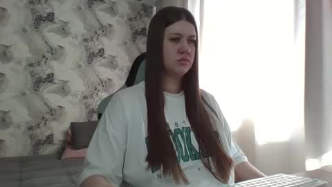 kianna_dior_ online show from March 1, 2026, 7:43 am