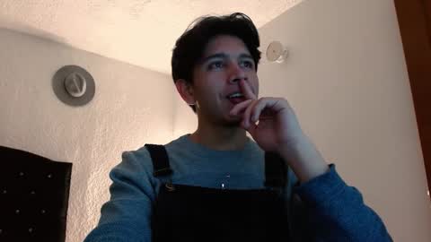 Snapshot of kianryu chatting on November 13, 2025, 2:43 am Adrian Chlloe online show from November 13, 2025, 2:43 am