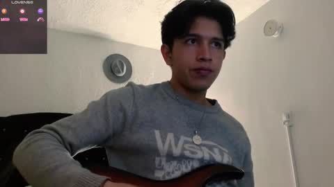 Snapshot of kianryu chatting on November 18, 2025, 2:17 am Adrian Chlloe online show from November 18, 2025, 2:17 am