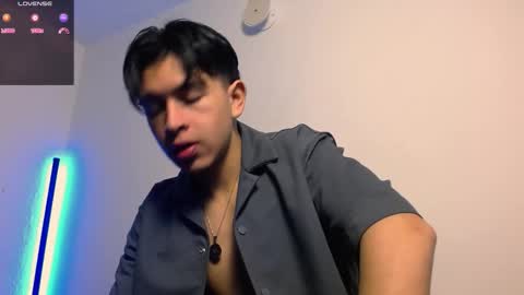 Snapshot of kianryu chatting on December 5, 2025, 4:03 pm Adrian Chlloe online show from December 5, 2025, 4:03 pm