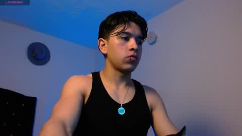 Snapshot of kianryu chatting on December 18, 2025, 5:13 am Adrian Chlloe online show from December 18, 2025, 5:13 am