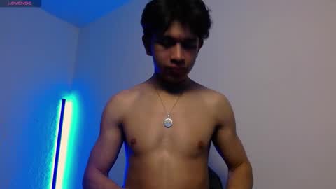 Snapshot of kianryu chatting on December 19, 2025, 9:44 pm Adrian Chlloe online show from December 19, 2025, 9:44 pm