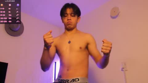 Snapshot of kianryu chatting on January 15, 2026, 7:06 pm Adrian Chlloe online show from January 15, 2026, 7:06 pm