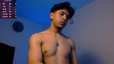 Snapshot of kianryu chatting on February 8, 2026, 12:47 am Adrian Chlloe online show from February 8, 2026, 12:47 am