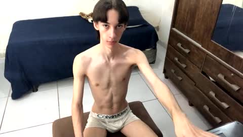 Snapshot of kiantwink chatting on December 12, 2024, 6:14 am kiantwink online show from December 12, 2024, 6:14 am