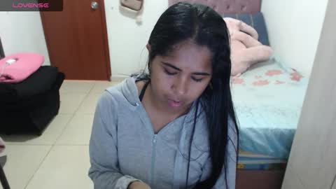 Kiara online show from September 23, 2025, 5:49 pm