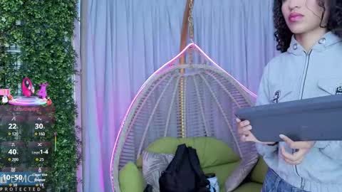 Snapshot of kiara_zahiri_ chatting on October 14, 2025, 11:00 am Kiara Zahiri online show from October 14, 2025, 11:00 am