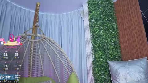 Kiara Zahiri online show from October 22, 2025, 10:59 am