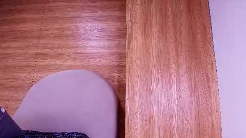 kiaralopez_ online show from June 18, 2026, 9:14 am