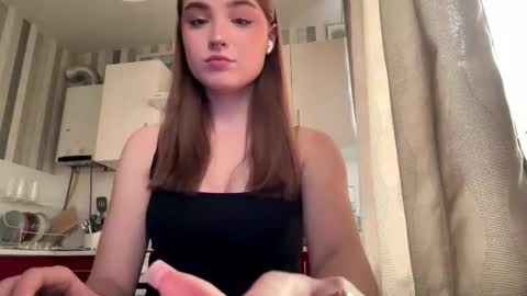 Ola my name is Lissa  Lets hit 10 Thumbs Up together   online show from March 9, 2026, 1:59 pm